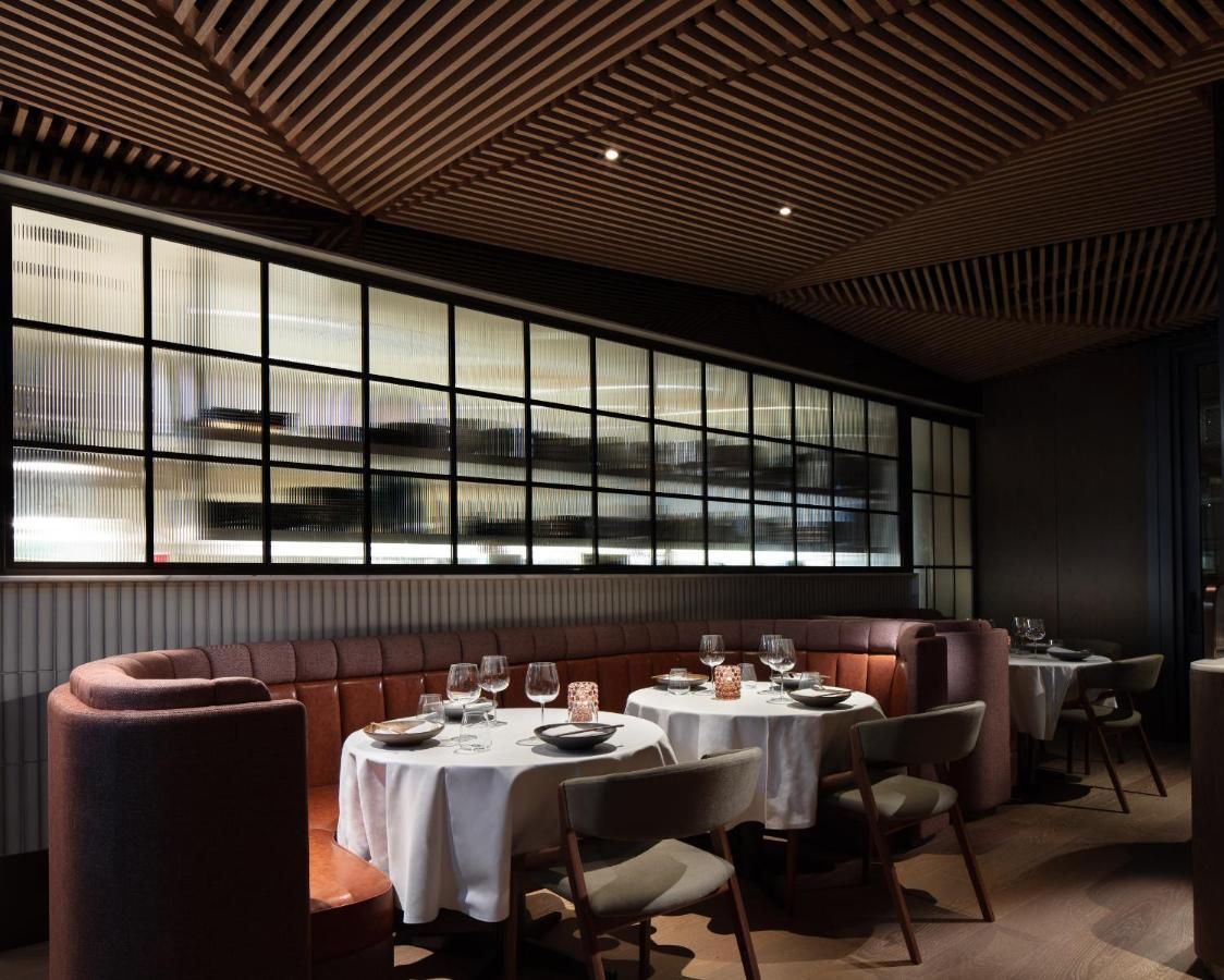 The Hari Hong Kong Hotel Exterior photo Interior of the restaurant